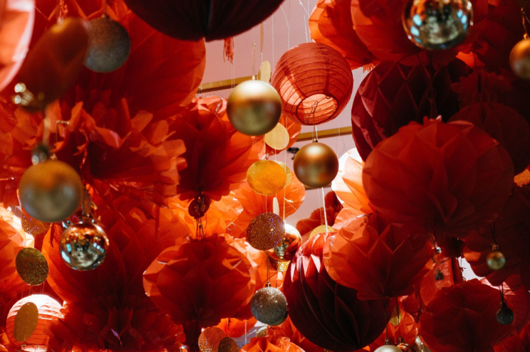 The Beauty of Glass, Metal, and Wood Ornaments: A Guide to Creating Stunning Holiday Displays