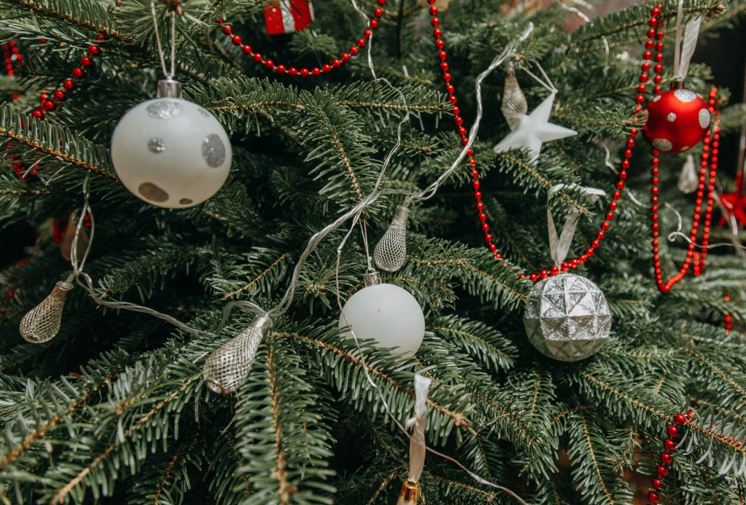 Add Some Festive Fun to Your AM Gym Routine with a Lighted Christmas Tree Topper